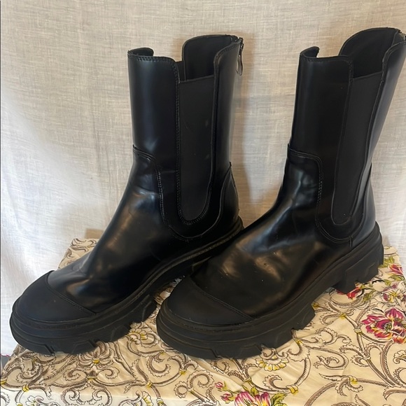 Black Chunky Chelsea Boots size 8 never worn - Picture 1 of 6